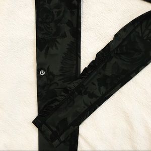 Lululemon size 4 Speed Tight